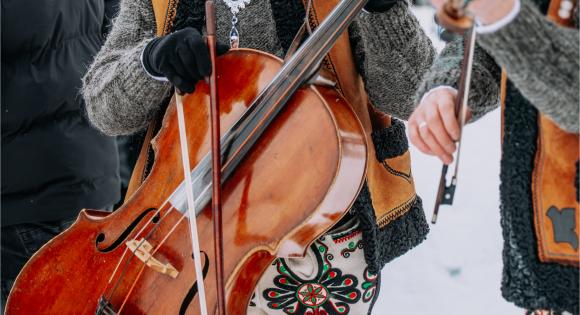Kulig z góralską muzyką na żywo — ile kosztuje i dlaczego warto?
